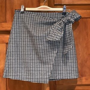 Wrap-Style Grey, Green, and Black Plaid Wilfred Mini Skirt Size 4